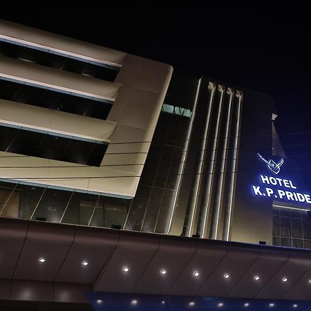 Hotel K P Pride Jalgaon Eksteriør billede