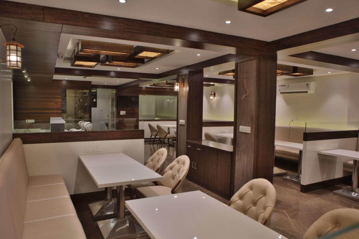 Hotel K P Pride Jalgaon Eksteriør billede
