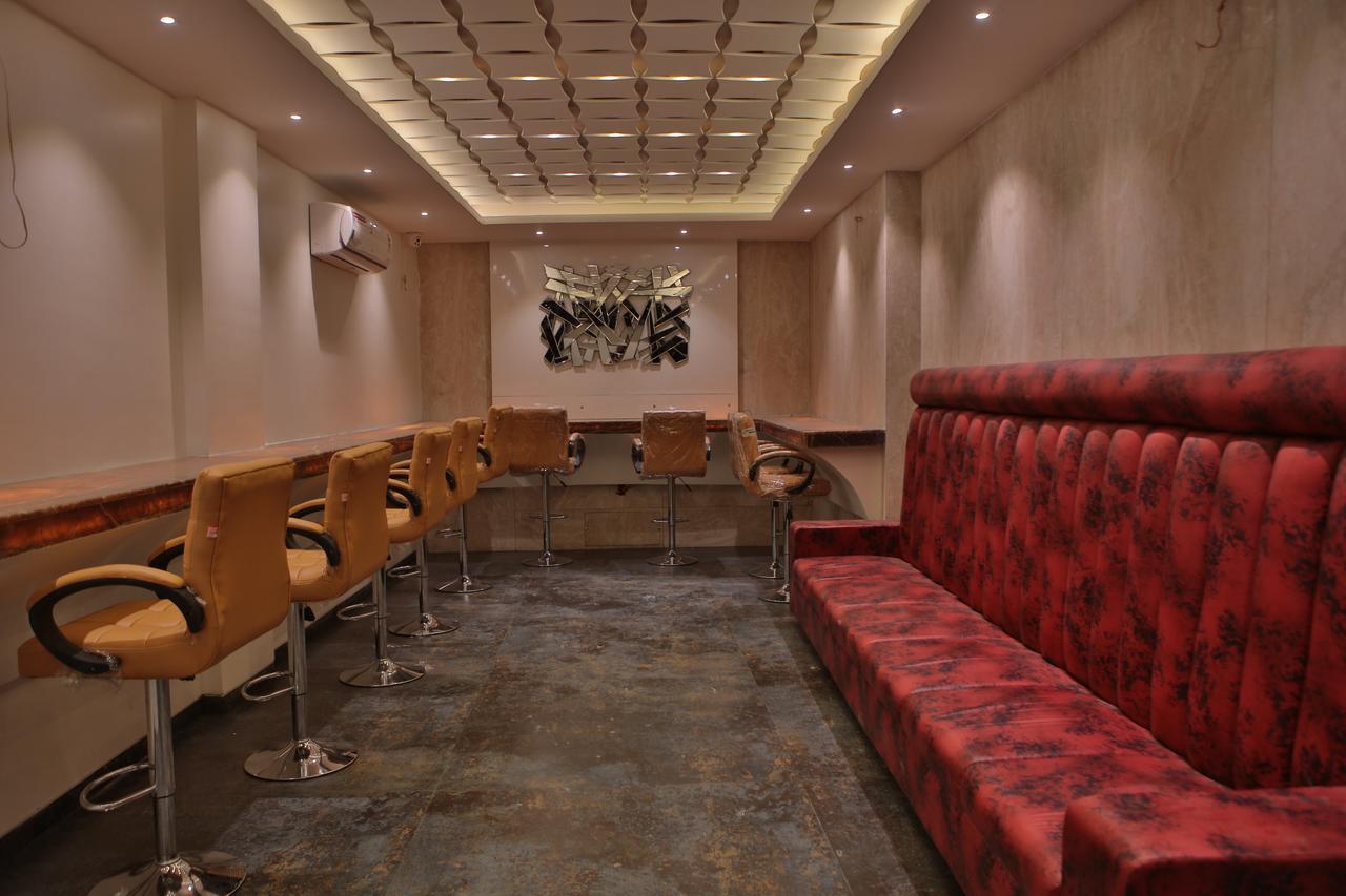 Hotel K P Pride Jalgaon Eksteriør billede